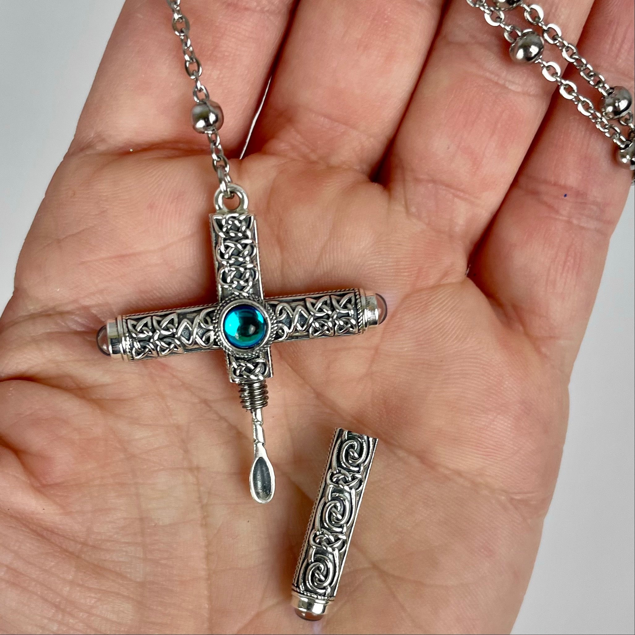 20 Coke crucifix ideas  cruel intentions, necklace, cruel