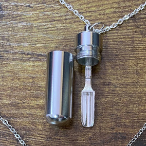 Silver Snuff Necklace With Spoon